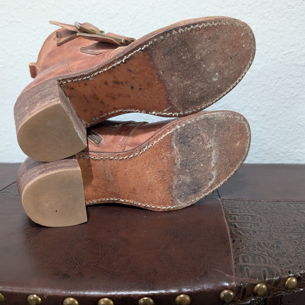 Frye Sabrina Double Buckle Boot in Saddle, size 8 - Picture 11 of 15
